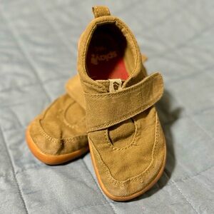 Olive Splay Barefoot Shoes 10C